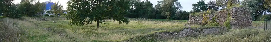 Panorama Bild von der Burgruine Glembek in Burgtiefe auf Fehmarn.