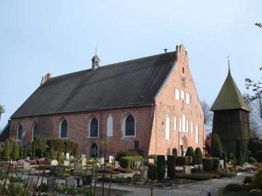 Außenansicht der Petrikirche in Landkirchen auf Fehmarn