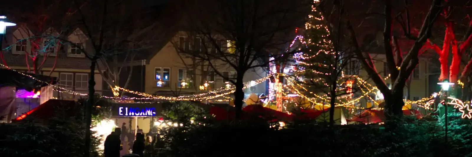 Weihnachtsmarkt in Burg auf Fehmarn am Abend
