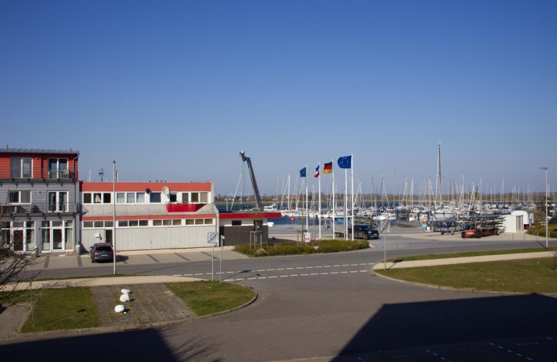 Aussicht von der Ferienwohnung für 2 Personen auf den Yachthafen in Burgtiefe