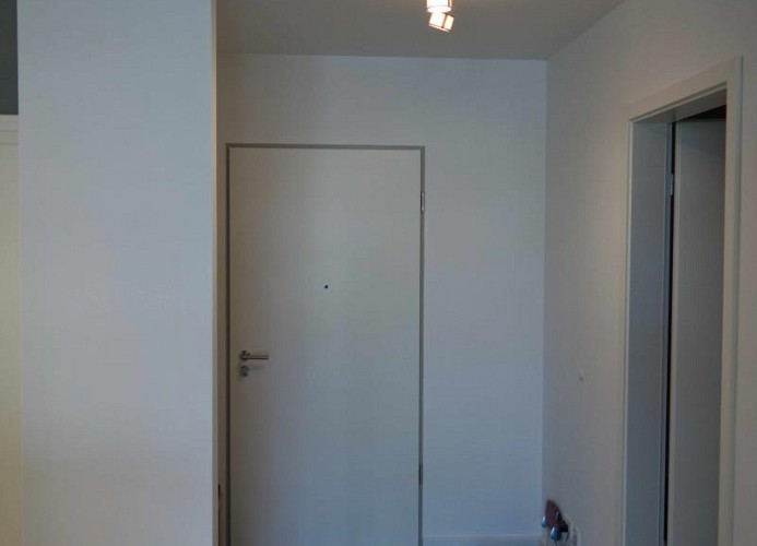Blick vom Wohnzimmer Richtung Flur in der Ferienwohnung in Burg