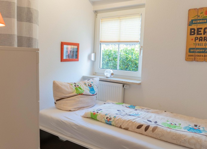 Einzelbett für 1 Person in der Fewo mit Hund auf Fehmarn