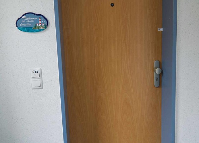 Eingang zur Ferienwohnung aus dem Flur des Ferienhauses am Südstrand