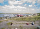 Blick aufs Meer des Yachthafens auf Fehmarn