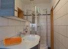 Badezimmer mit Dusche in der Ferienwohnung Nahe Burg auf Fehmarn