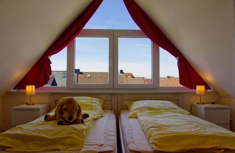 Zwei weitere Einzelbetten im Dachgeschoss der Inselblume 28