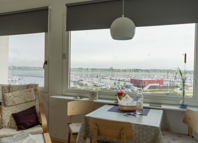 Blick direkt auf den Yachthafen am Südstrand in Burgtiefe von Fehmarn