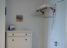 Flur mit Kommode in der Ferienwohnung für 4 Personen in Burg auf Fehmarn