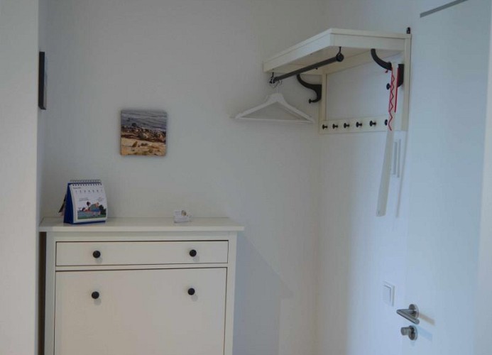 Flur mit Kommode in der Ferienwohnung für 4 Personen in Burg auf Fehmarn