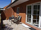 Terrasse mit Garten in der Ferienwohnung in Burg auf Fehmarn