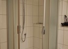 Dusche im Bad der Ferienwohnung auf Fehmarn mit Hund, in der Strandburg