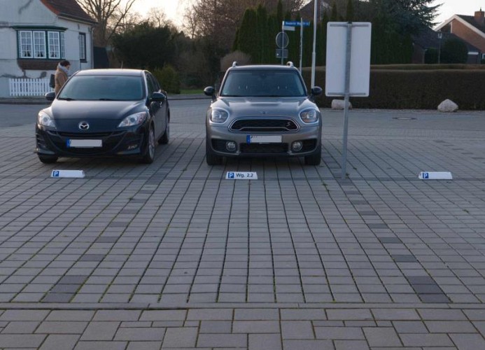 Parkplatz hinter dem Ferienhaus in Burg auf Fehmarn
