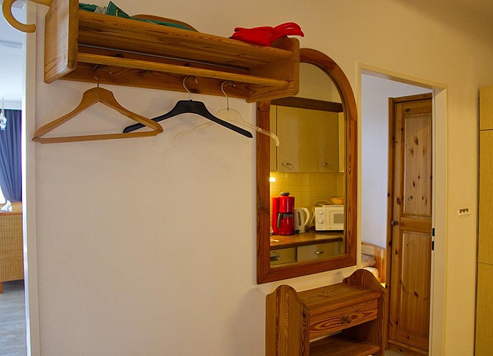 Flur mit Küche in der Fewo für 4 Personen in Burgtiefe