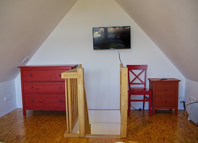 Anderer Blickwinkel auf das Schlafzimmer im Dachgeschoss der Inselblume 28