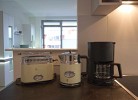 Toaster, Wasserkocher und Kaffeemaschine in der Fewo auf Fehmarn in Burg