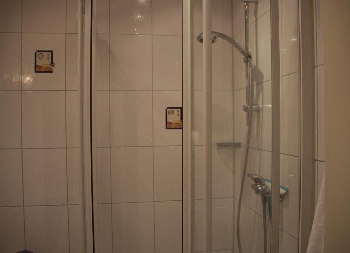 Dusche in der Ferienwohnung Inselblume 45 in Burgtiefe auf Fehmarn