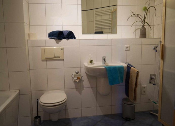 Bad mit Toilette in der Inselblume 04