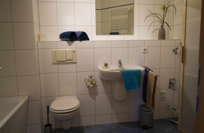 Bad mit Toilette in der Inselblume 04