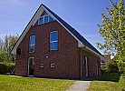 Großes Ferienhaus mit Blick auf die Eingänge zur Inselblume 27 und 28