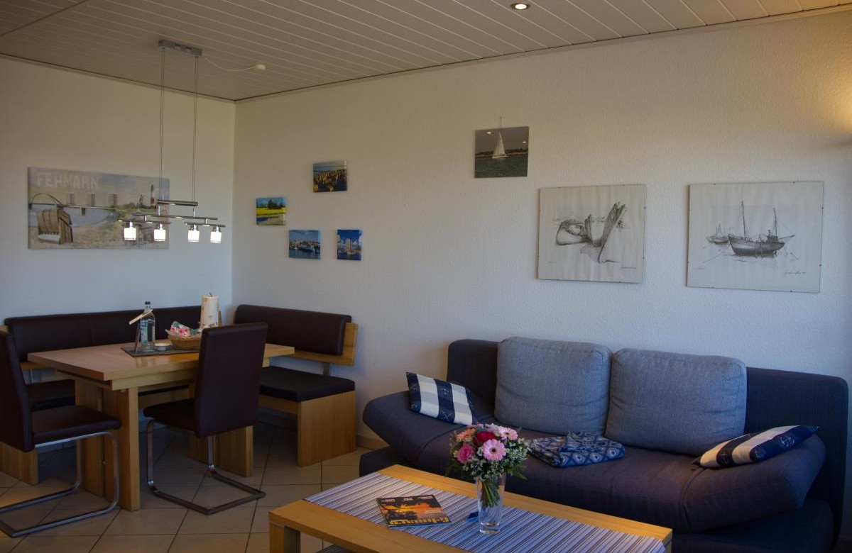 Esstisch für 4 Personen in der Ferienwohnung Inselblume 45  in Burgtiefe auf Fehmarn