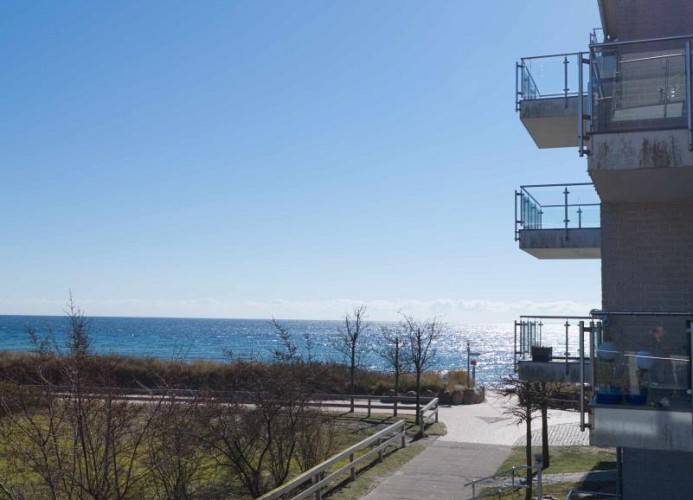 Anderer Blickwinkel auf das Meer und den Strand von der Ferienwohnung