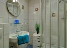 Badezimmer mit Dusche in der Ferienwohnung in Burgtiefe auf Fehmarn