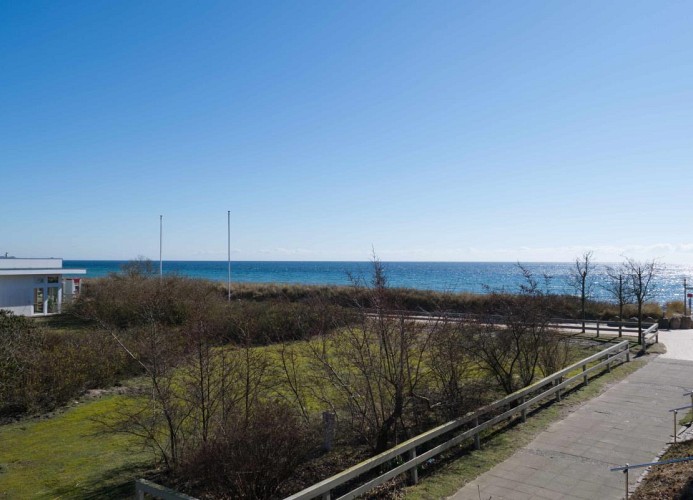 Meerblick vom Balkon der Ferienwohnung in der Strandburg am Südstrand von Fehmarn