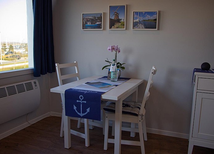 Esstisch in der Fewo in Burgtiefe auf Fehmarn