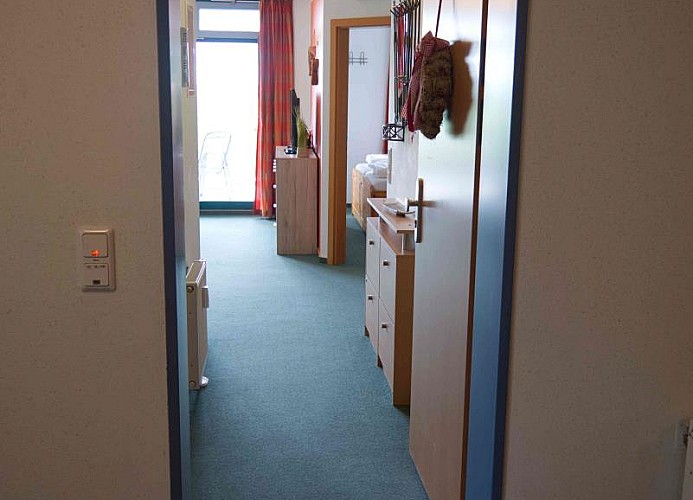 Eingang in die Ferienwohnung vom Flur der Strandburg am Südstrand auf Fehmarn