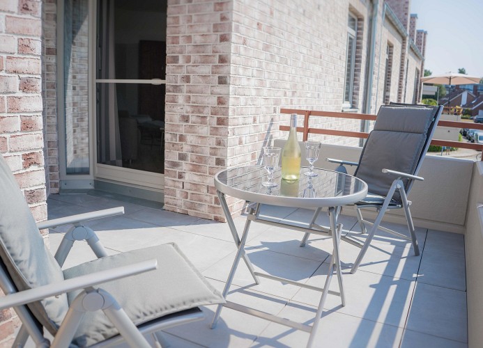 Großer Balkon der Ferienwohnung in Burg auf Fehmarn am Niendorfer Platz