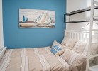 Doppelbett für 2 Personen in der Fewo in Burgtiefe