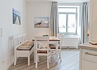 Esstisch in der Ferienwohnung für 4 Personen am Niendorfer Platz auf Fehmarn