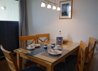 Esstisch im Wohnzimmer der Inselblume 04