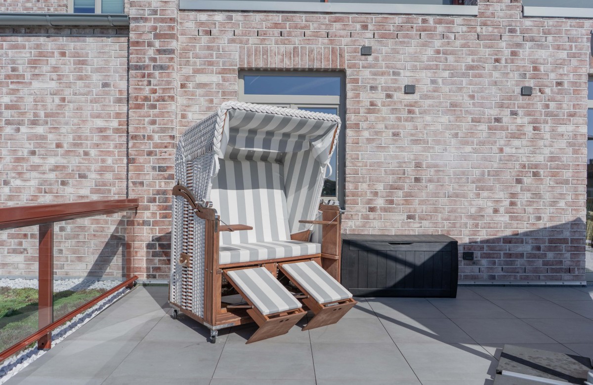Strandkorb auf der Dachterrasse der Ferienwohnung für 4 Personen in Burg auf Fehmarn