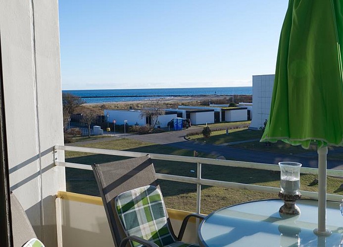 Balkon mit Meerblick in der Ferienwohnung am Südstrand auf Fehmarn