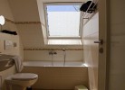 Geräumige Badewanne im Bad des Ferienhauses für 6 Personen auf Fehmarn