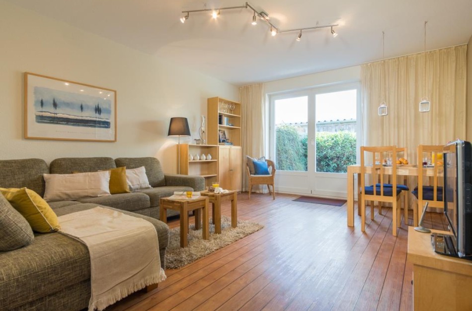 Wohnzimmer der Ferienwohnung für 4 Personen in Burg