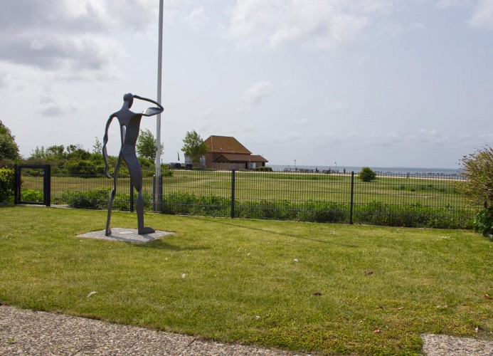 Blick auf die Ostsee und die Strandpromenade vom Garten der Inselblume 82 aus