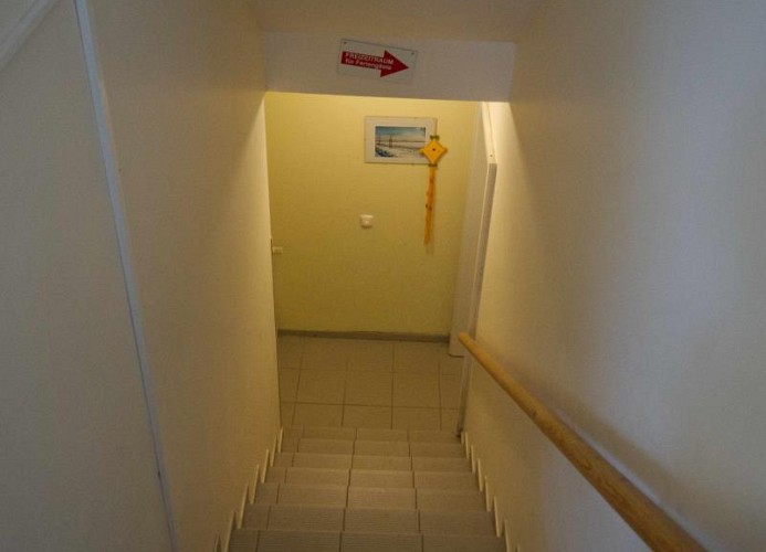 Treppe zum Spielraum im Keller der Ferienwohnungen