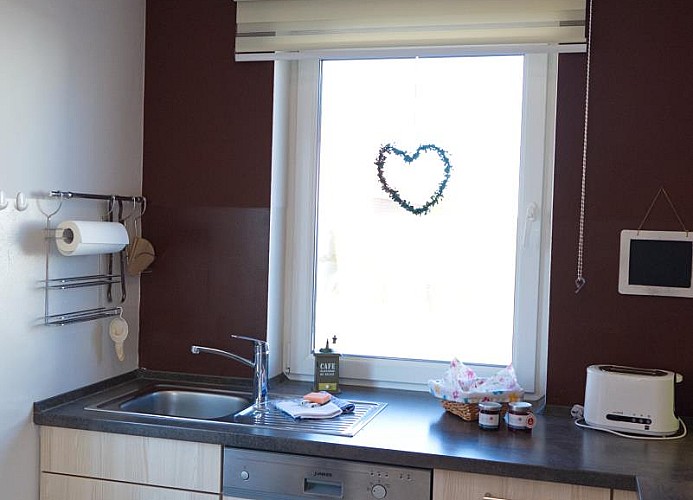 Anderer Ausschnitt aus der Küche des Ferienhauses auf Fehmarn 