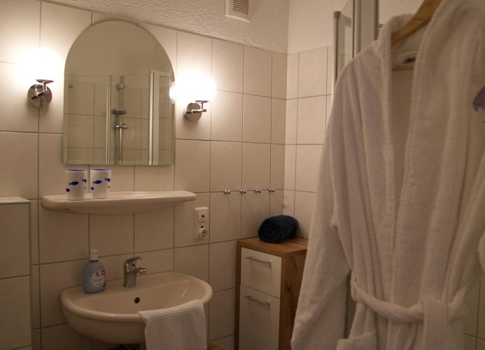 Badezimmer in der Fewo direkt am Südstrand