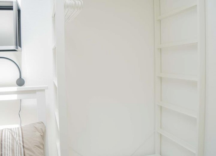 Schrank im Schlafzimmer der Fewo in Burgtiefe