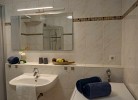 Badezimmer in der Ferienwohnung mit Hund auf Fehmarn in Burgstaaken