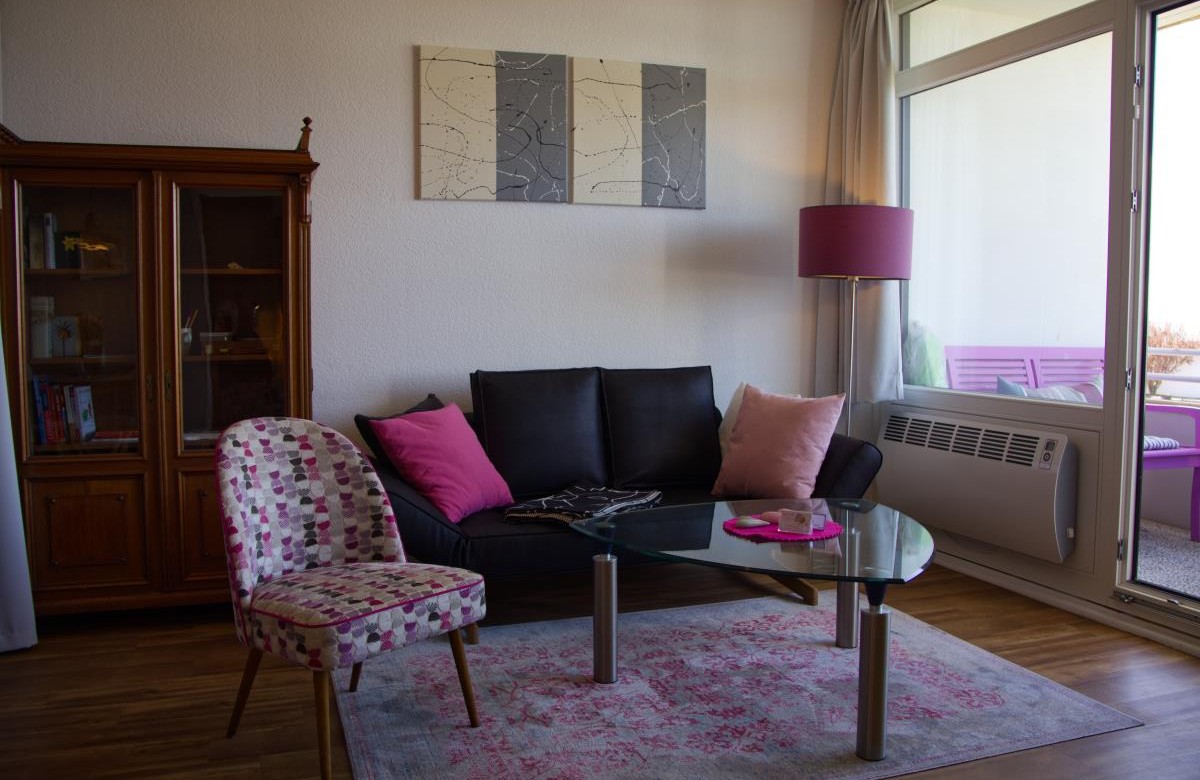 Wohnzimmer der Ferienwohnung Inselblume 79 auf Fehmarn direkt am Südstrand